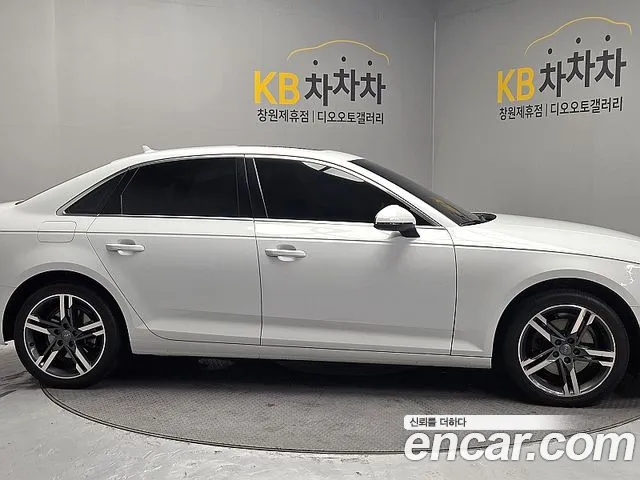Audi A4 2019 thumb 2