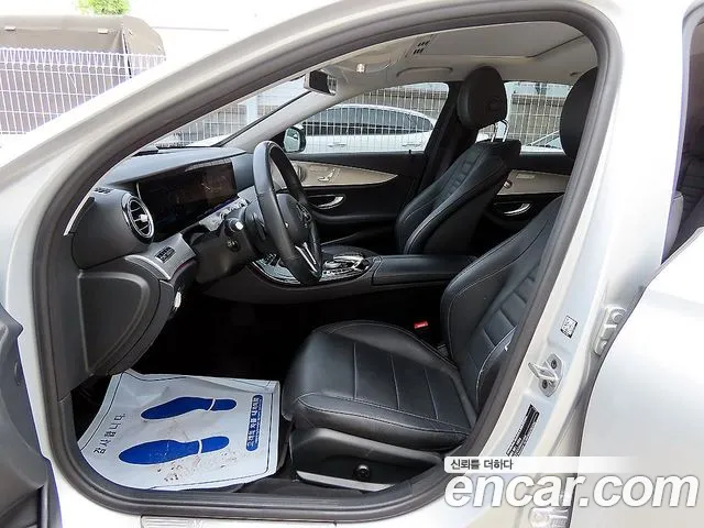 Mercedes-Benz E-Class 2018 thumb 3
