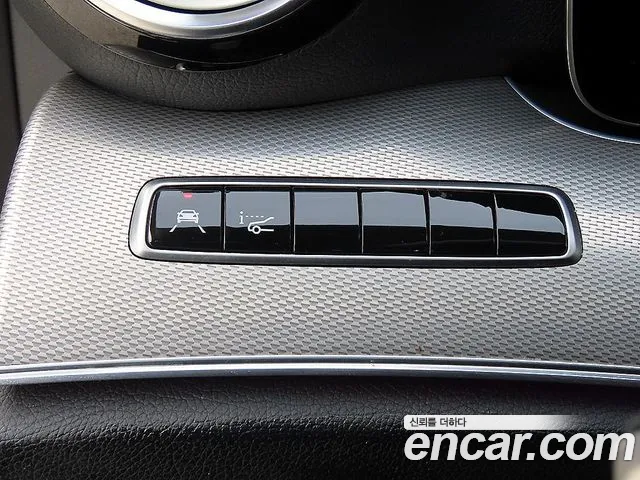 Mercedes-Benz E-Class 2018 thumb 5