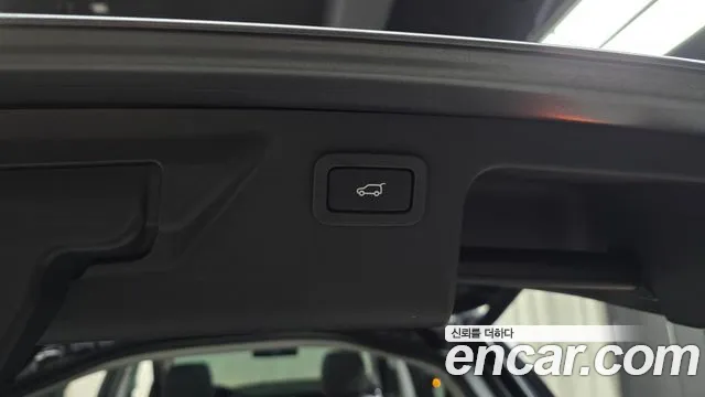 Land Rover Discovery Sport 2017 thumb 8