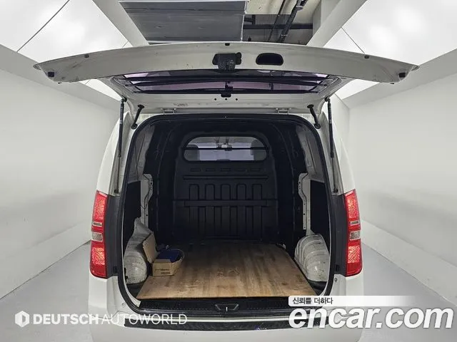 Hyundai Staria 2018 thumb 3