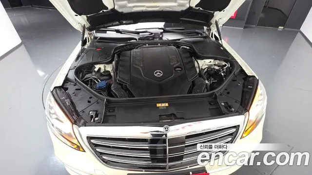 Mercedes-Benz S-Class 2020 thumb 12