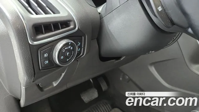 Ford Focus 2015 thumb 7