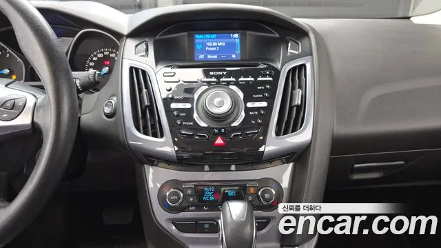 Ford Focus 2015 thumb 11