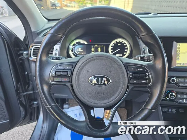 Kia Niro 2016 thumb 4