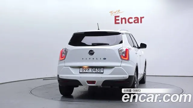 KGM Tivoli 2016 thumb 9