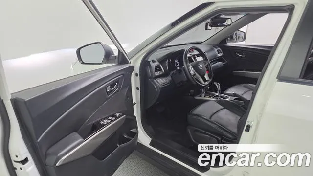 KGM Tivoli 2016 thumb 6