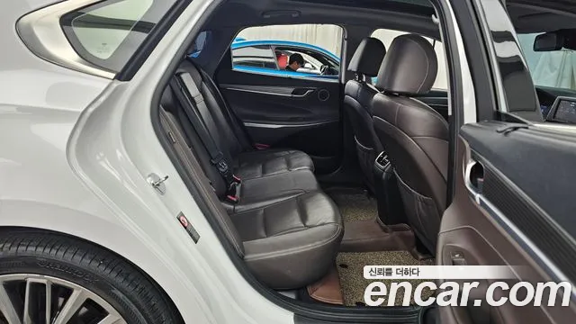 Hyundai Grandeur 2017 thumb 10