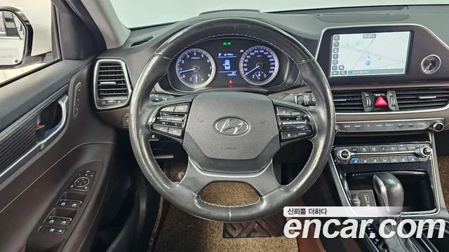 Hyundai Grandeur 2017 thumb 11
