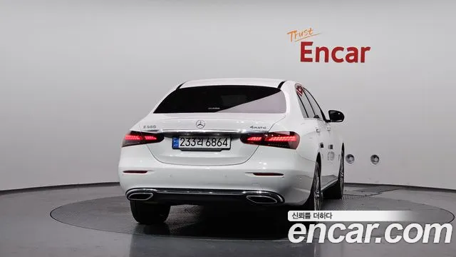 Mercedes-Benz E-Class 2022 thumb 5