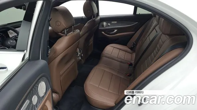 Mercedes-Benz E-Class 2022 thumb 6