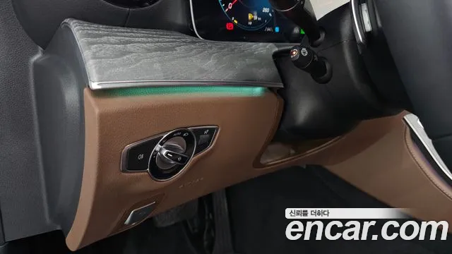 Mercedes-Benz E-Class 2022 thumb 7