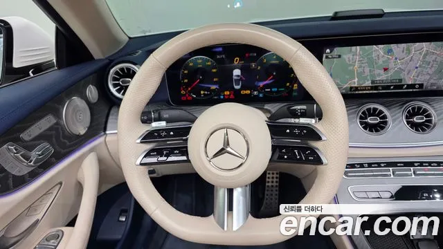 Mercedes-Benz E-Class 2023 thumb 12