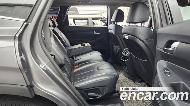 Hyundai Santa Fe 2019 thumb 2