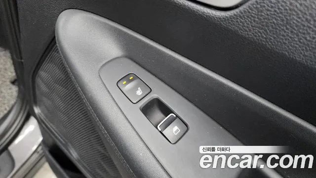 Hyundai Santa Fe 2019 thumb 3