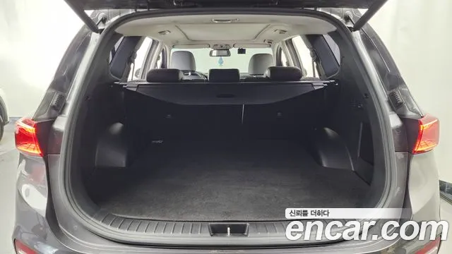 Hyundai Santa Fe 2019 thumb 4