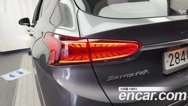 Hyundai Santa Fe 2019 thumb 12