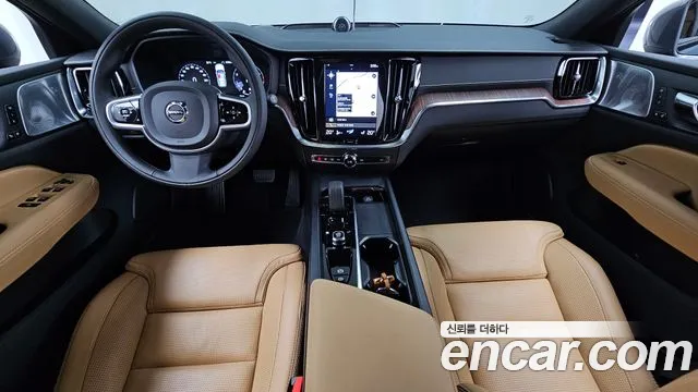 Volvo V60 Cross Country 2022 thumb 12