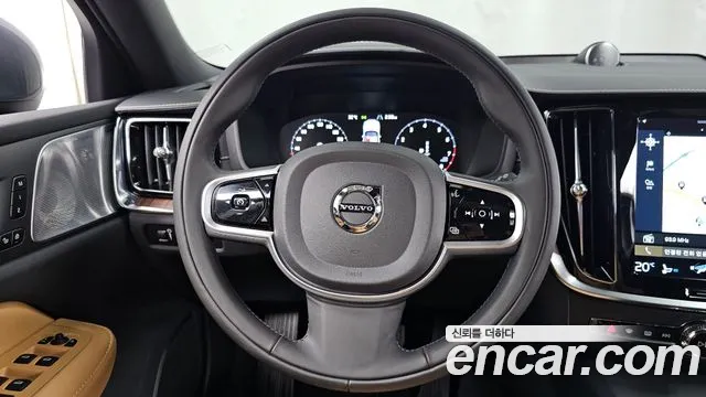 Volvo V60 Cross Country 2022 thumb 6