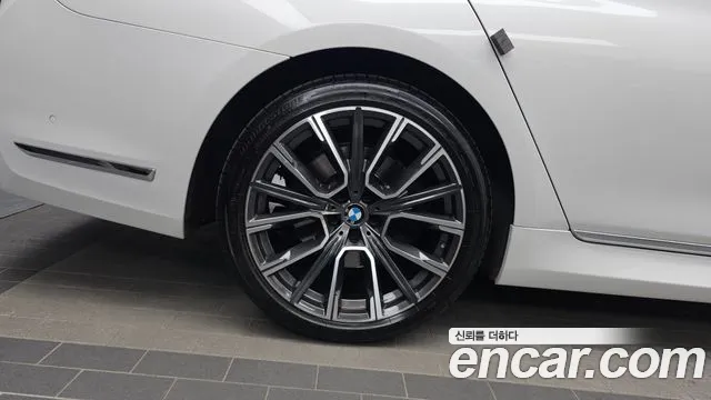 BMW 7 серии 2021 thumb 12