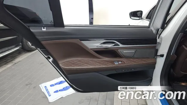 BMW 7 серии 2021 thumb 8