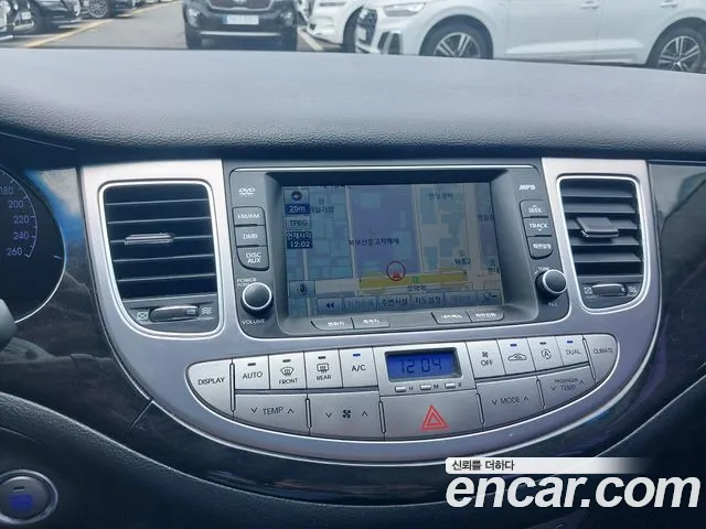 Hyundai Genesis 2013 thumb 3