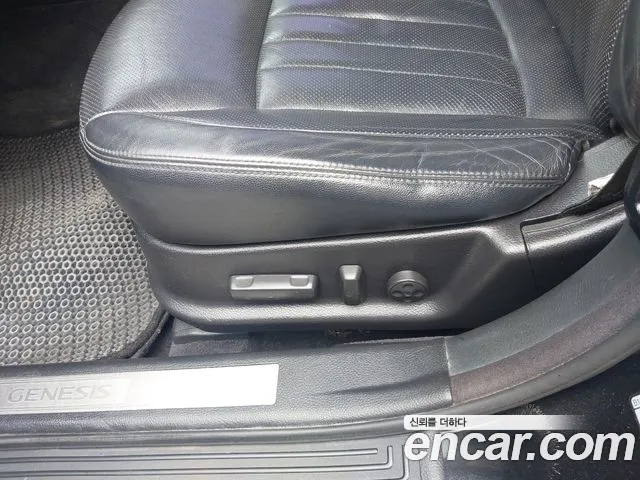 Hyundai Genesis 2013 thumb 11
