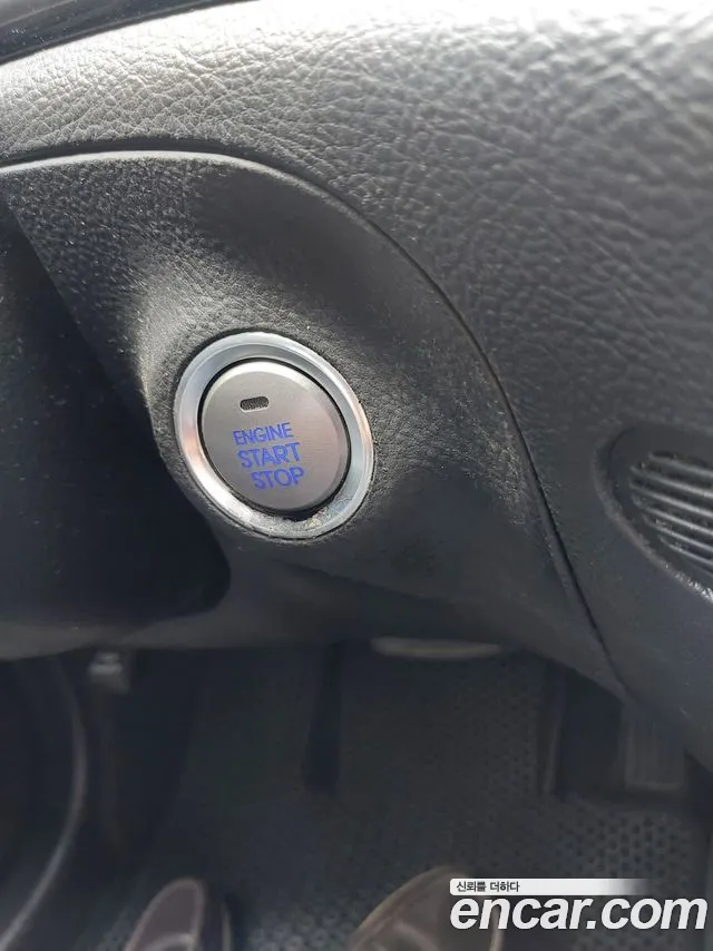 Hyundai Genesis 2013 thumb 10
