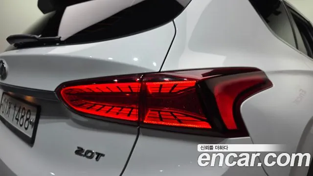 Hyundai Santa Fe 2019 thumb 4