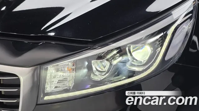 Kia Carnival 2018 thumb 6