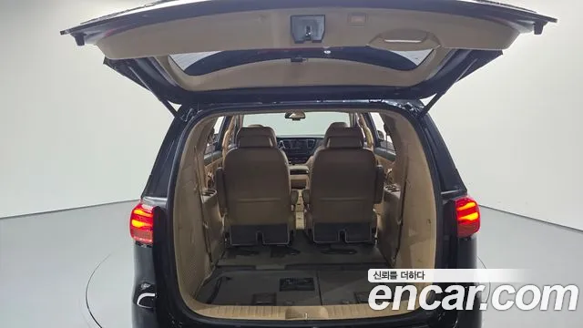 Kia Carnival 2018 thumb 9