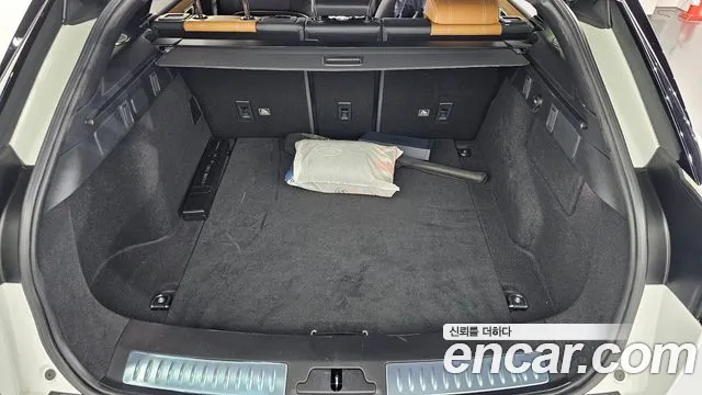 Land Rover Range Rover Velar 2019 thumb 12