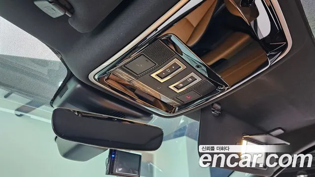 Land Rover Range Rover Velar 2019 thumb 8