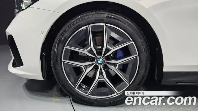 BMW 5 серии 2024 thumb 6