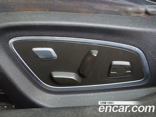 Renault SM6 2017 thumb 12
