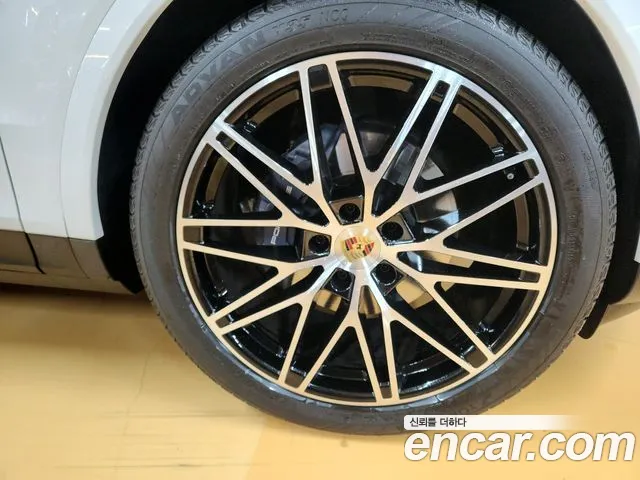 Porsche Cayenne 2023 thumb 7