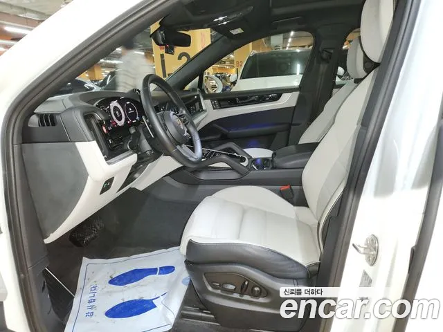 Porsche Cayenne 2023 thumb 5