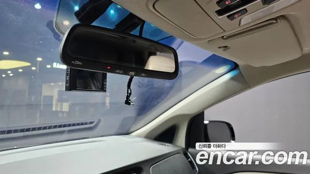 Kia Carnival 2015 thumb 9