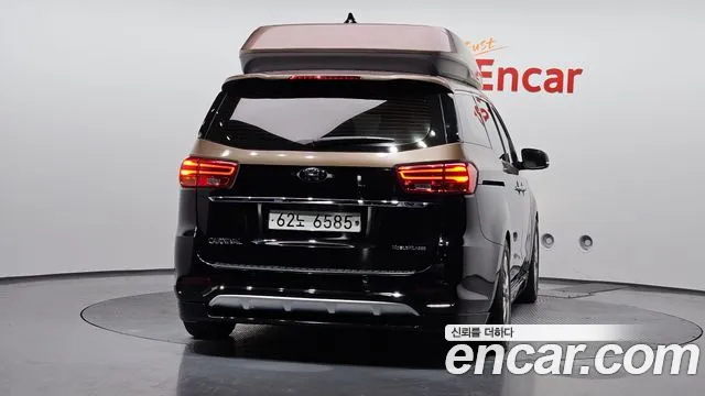 Kia Carnival 2018 thumb 2