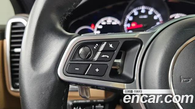 Porsche Cayenne 2021 thumb 11