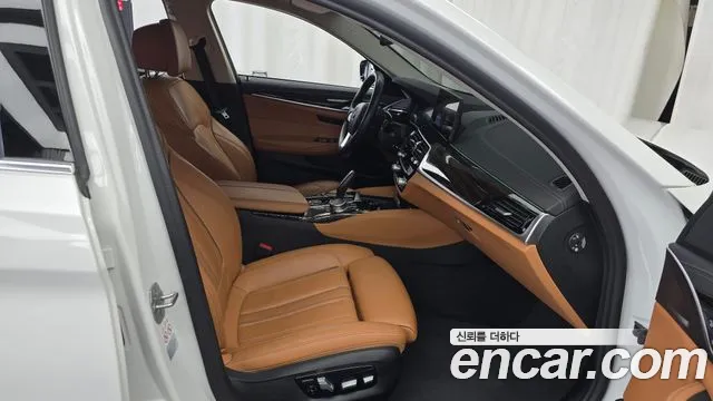 BMW 5 серии 2021 thumb 3