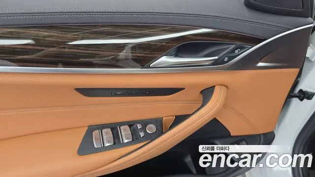 BMW 5 серии 2021 thumb 5