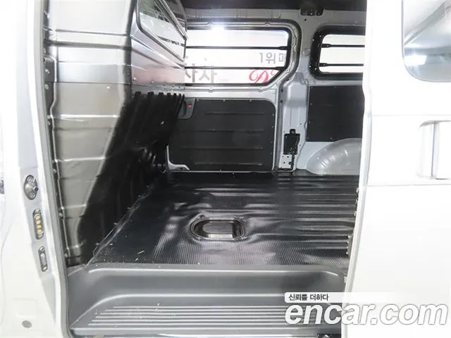 Hyundai Staria 2017 thumb 9