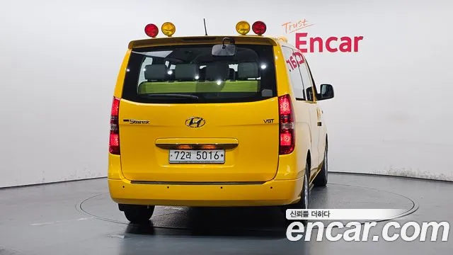 Hyundai Staria 2017 thumb 3