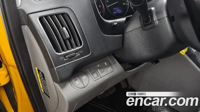 Hyundai Staria 2017 thumb 5