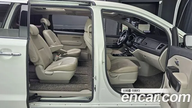 Kia Carnival 2019 thumb 8