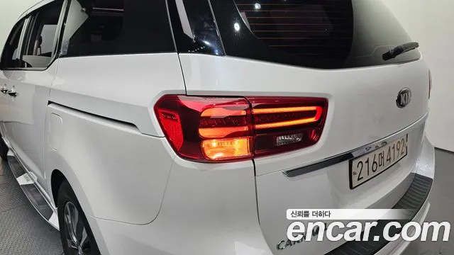 Kia Carnival 2019 thumb 11