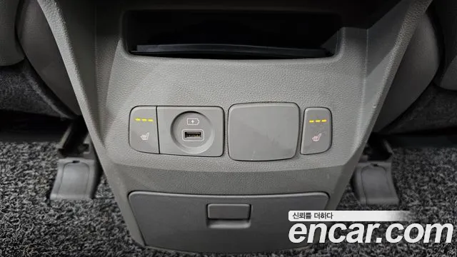 Kia Carnival 2019 thumb 3