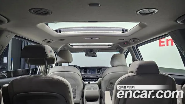 Kia Carnival 2019 thumb 9