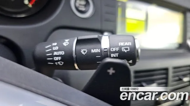 Land Rover Discovery Sport 2017 thumb 10